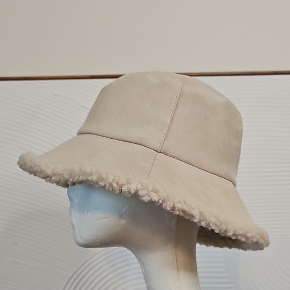 Cream Bucket Hat with Yin Yang Embroidery - Picture 3 of 6